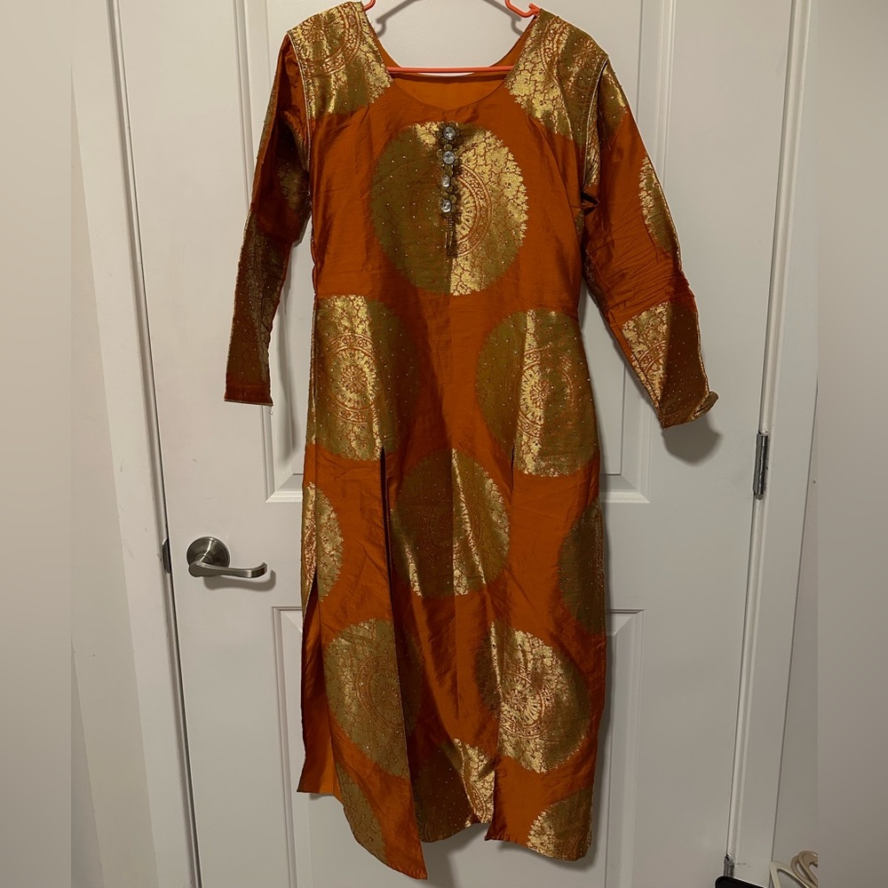 Women’s Suit/Sharara